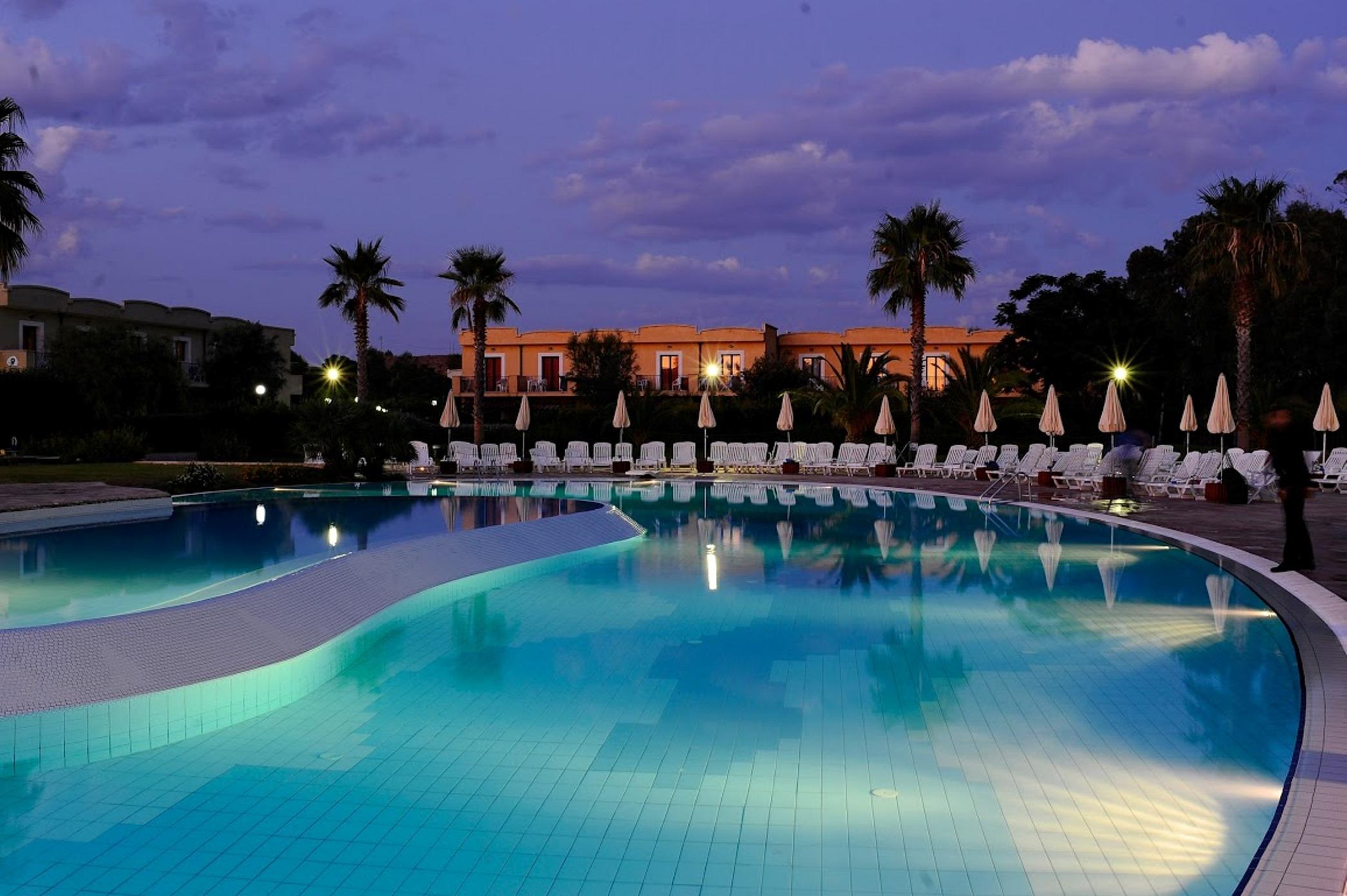 Serene Resort Кутро Экстерьер фото