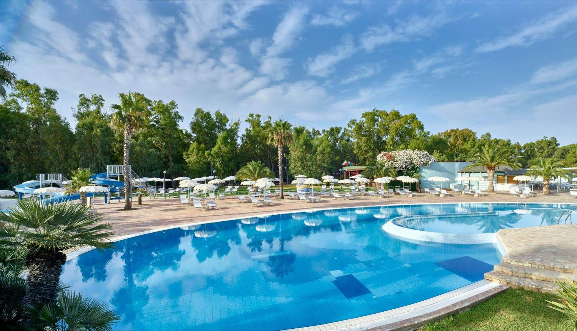 Serene Resort Кутро Экстерьер фото