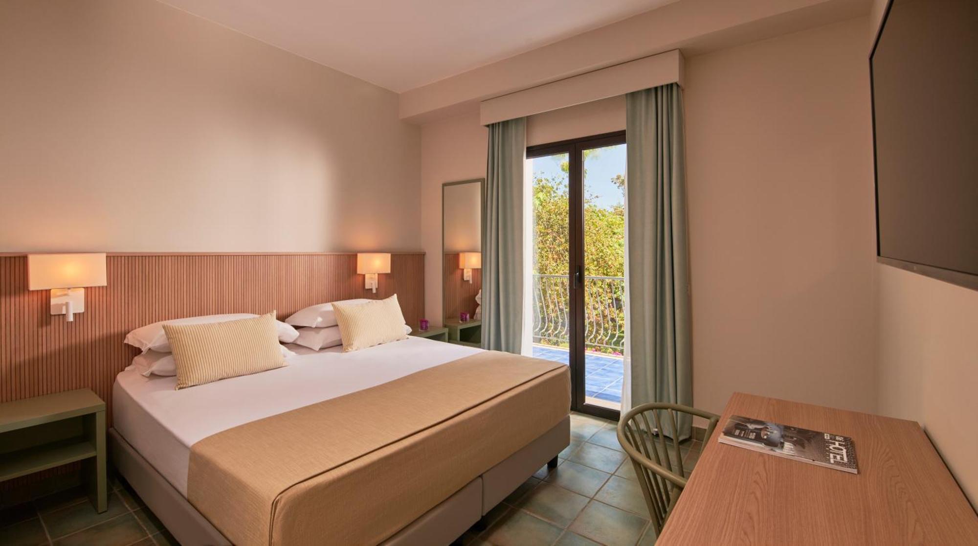Serene Resort Кутро Номер фото