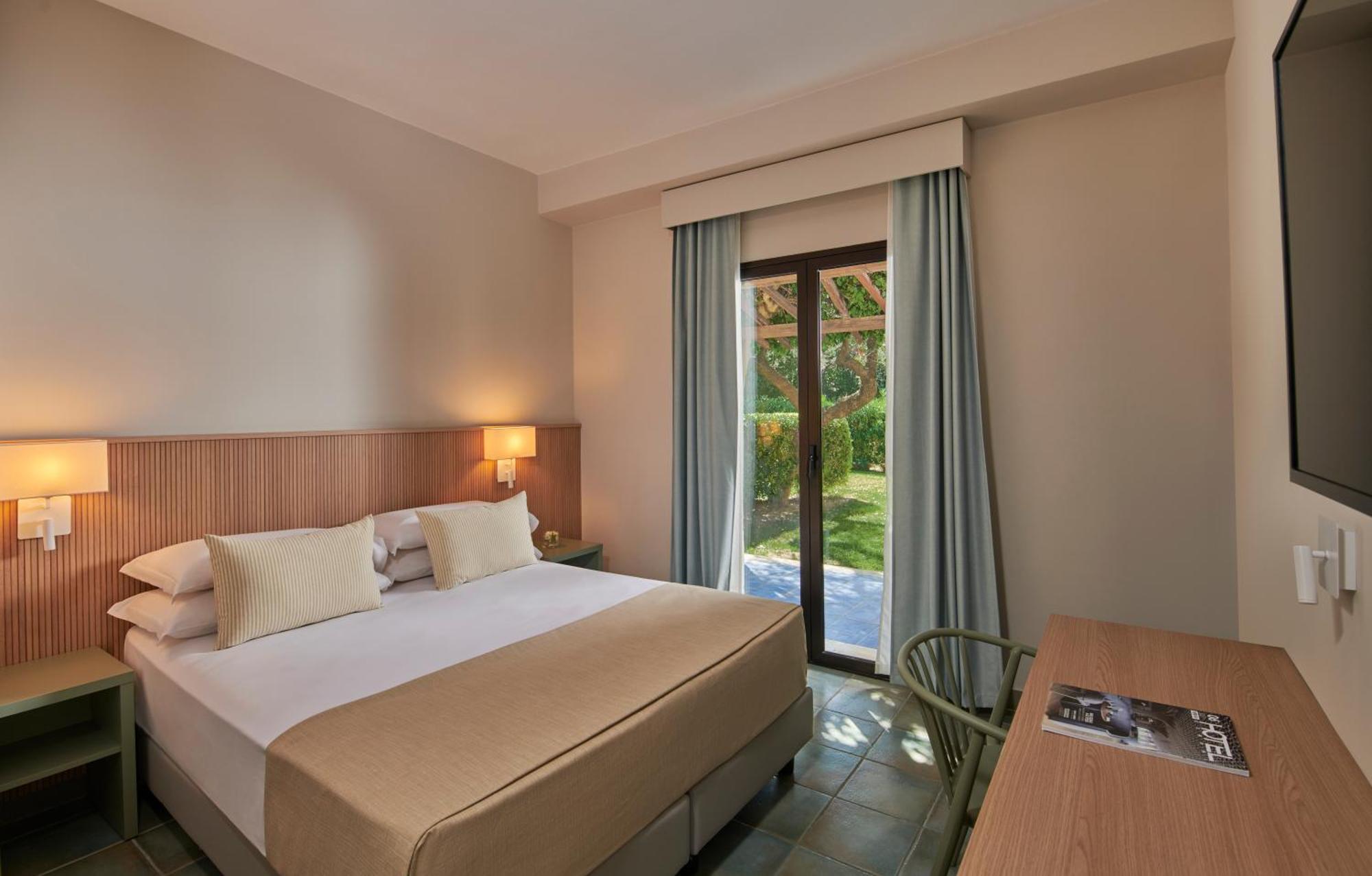 Serene Resort Кутро Экстерьер фото