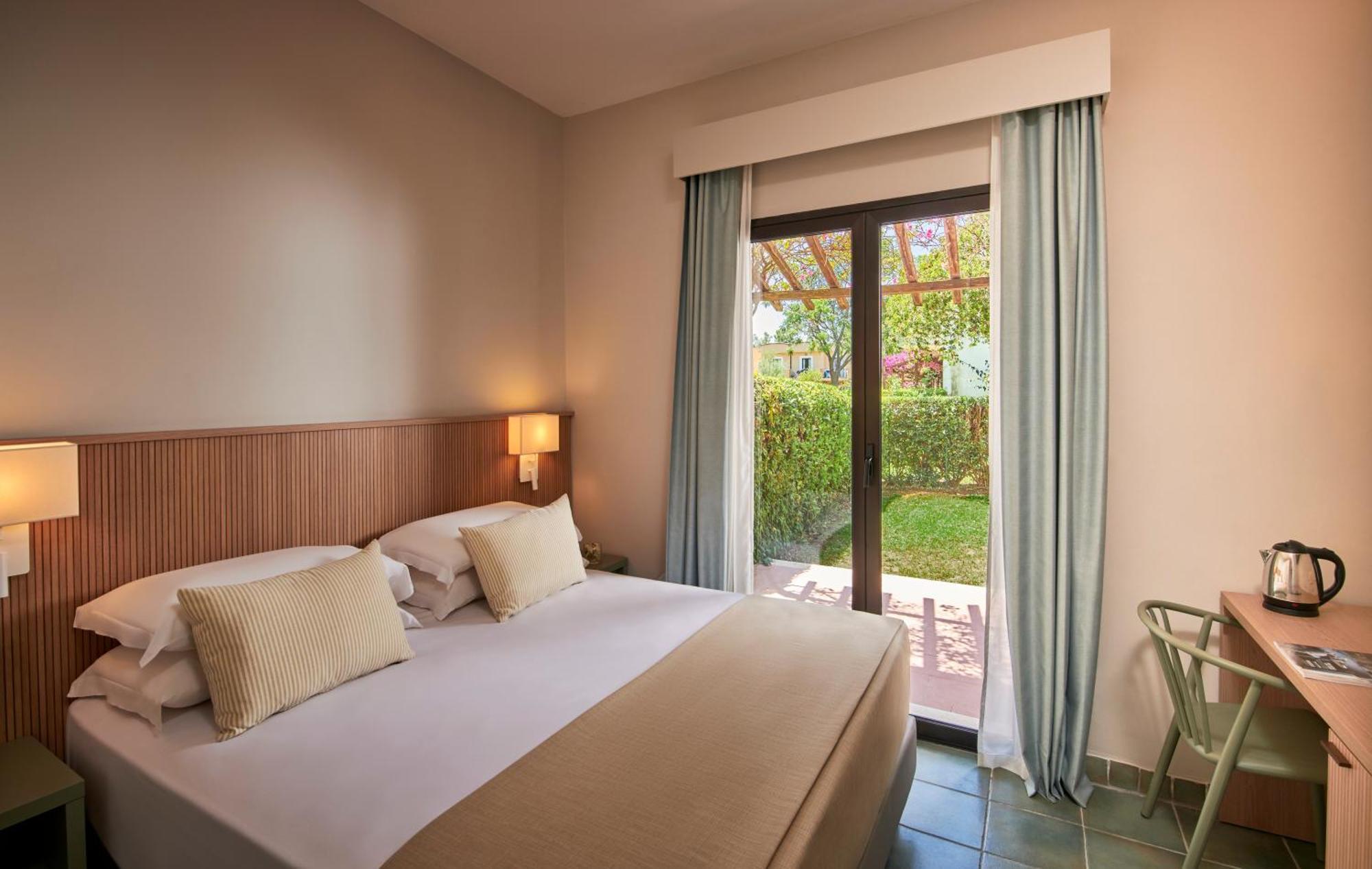 Serene Resort Кутро Экстерьер фото