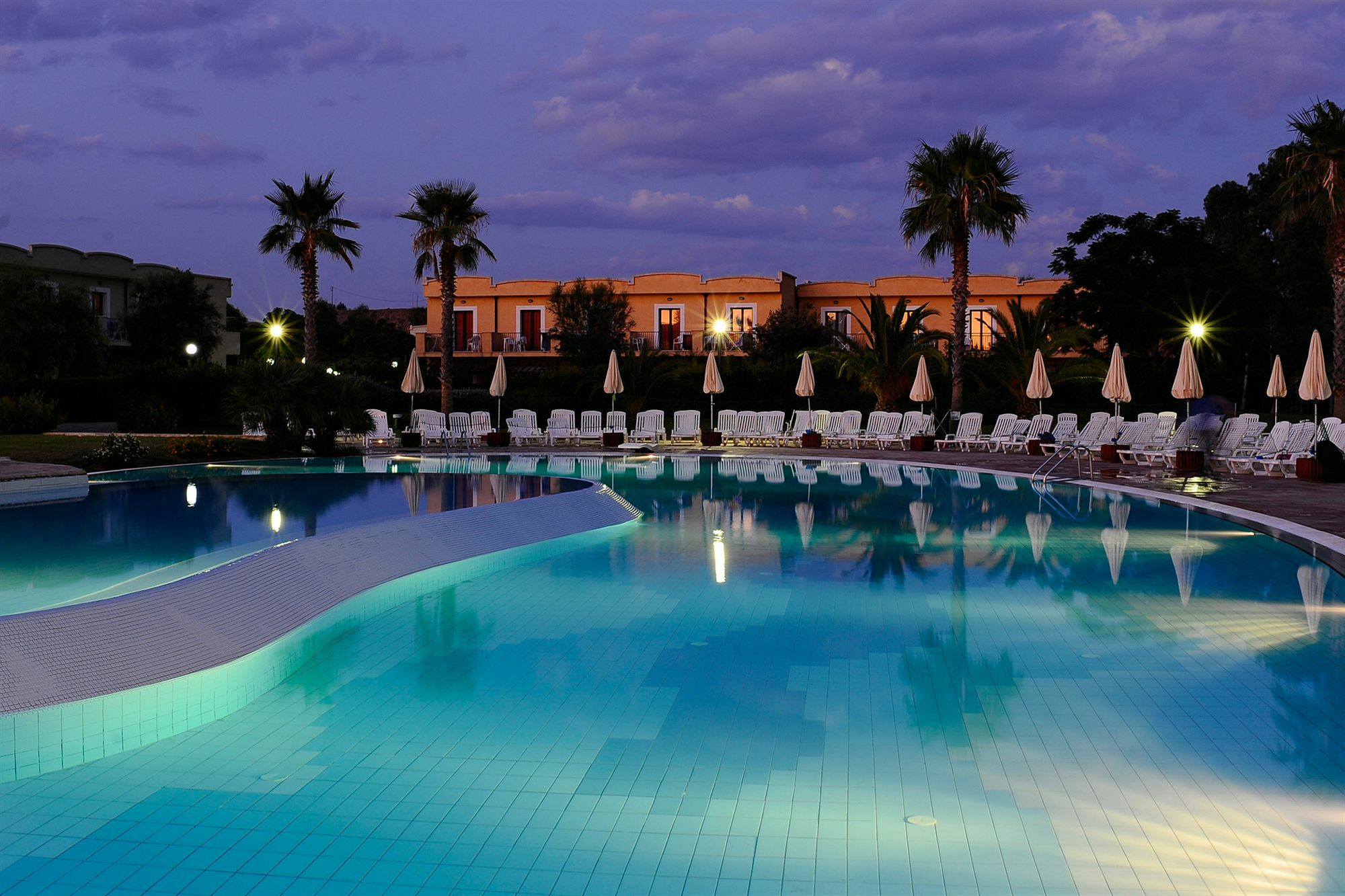 Serene Resort Кутро Экстерьер фото