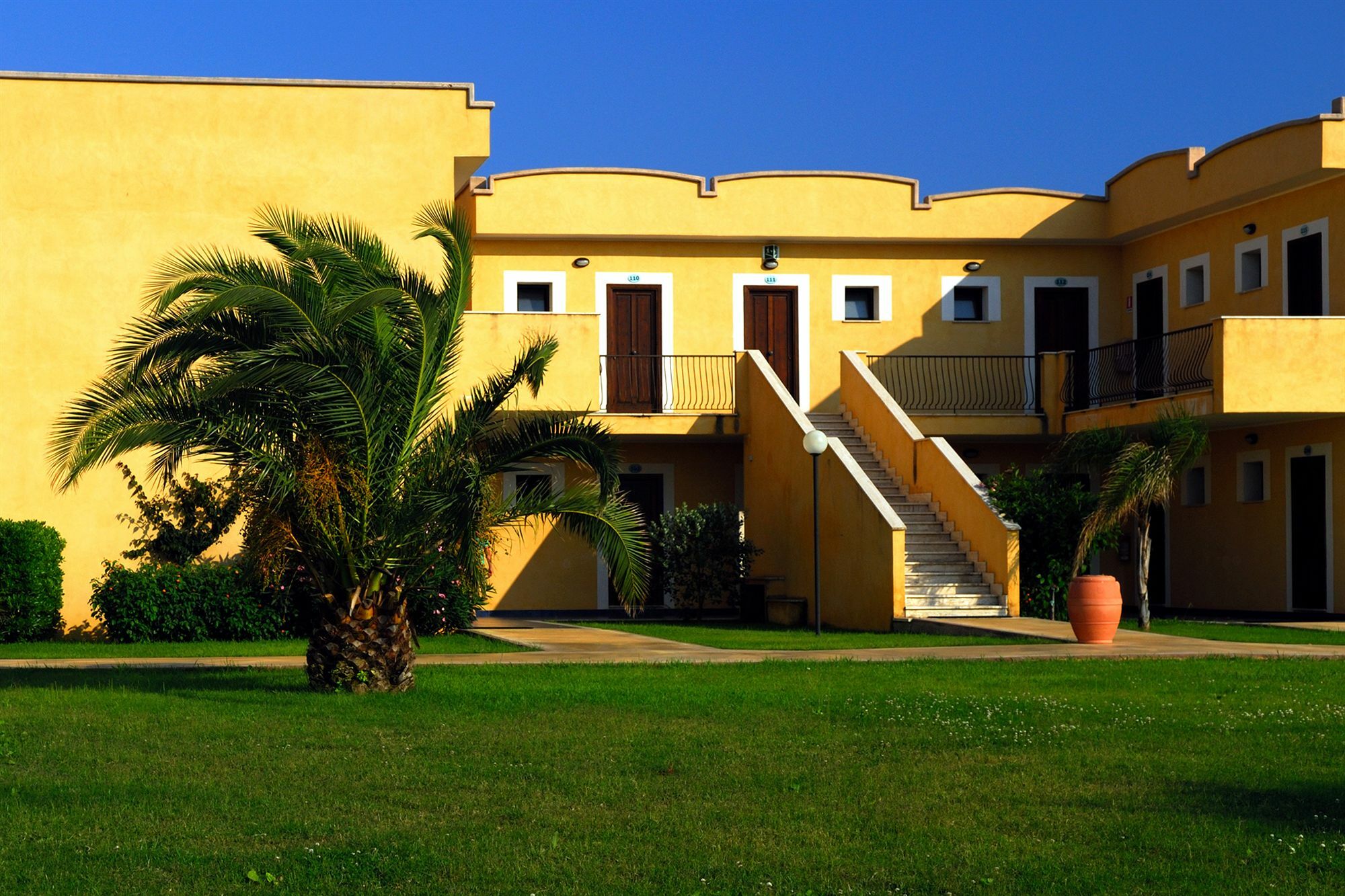 Serene Resort Кутро Экстерьер фото